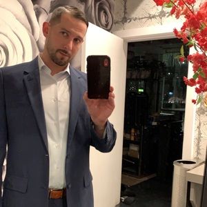 Meet your Posher, Leo